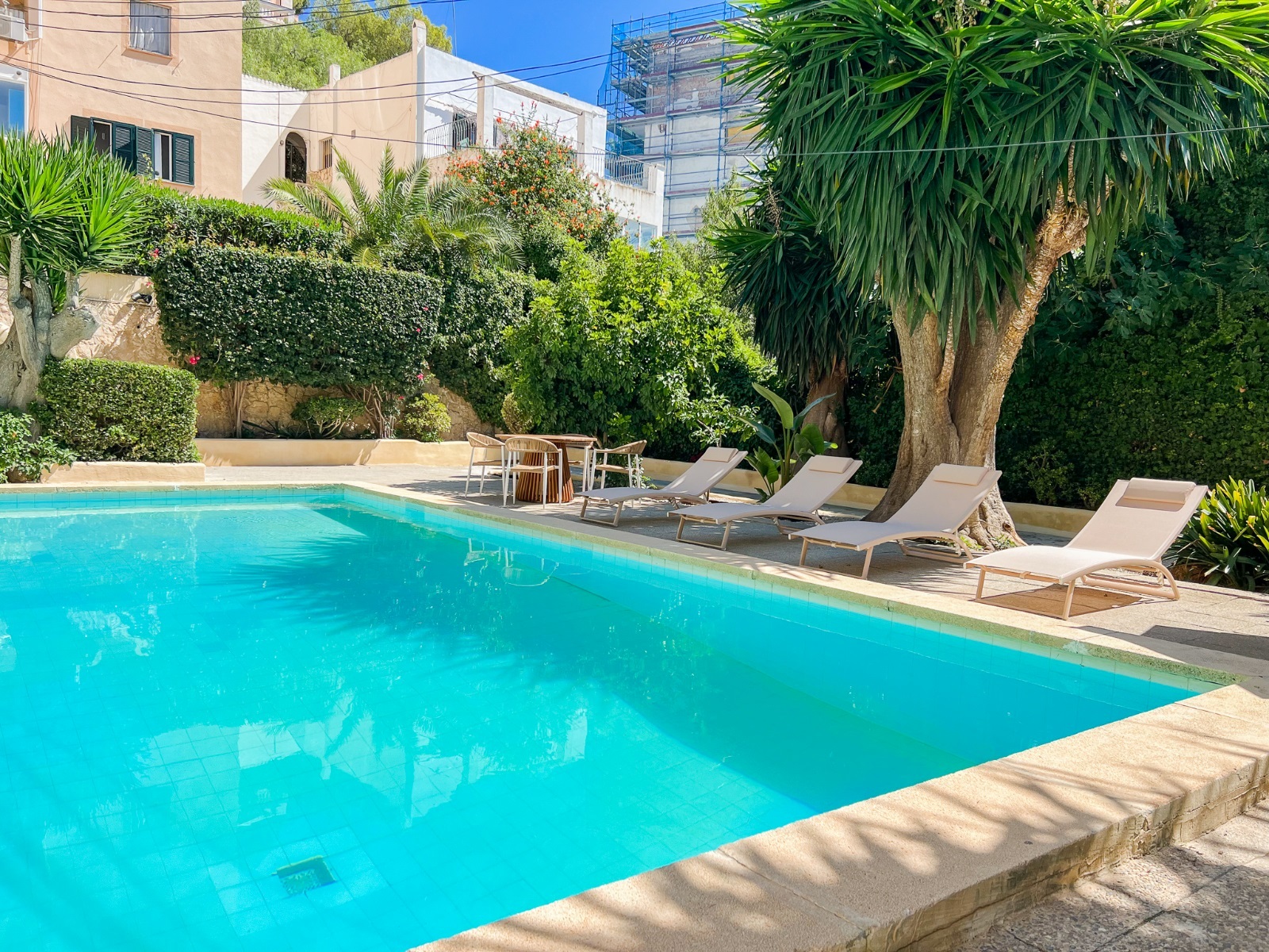 Bohemian Apartment00021