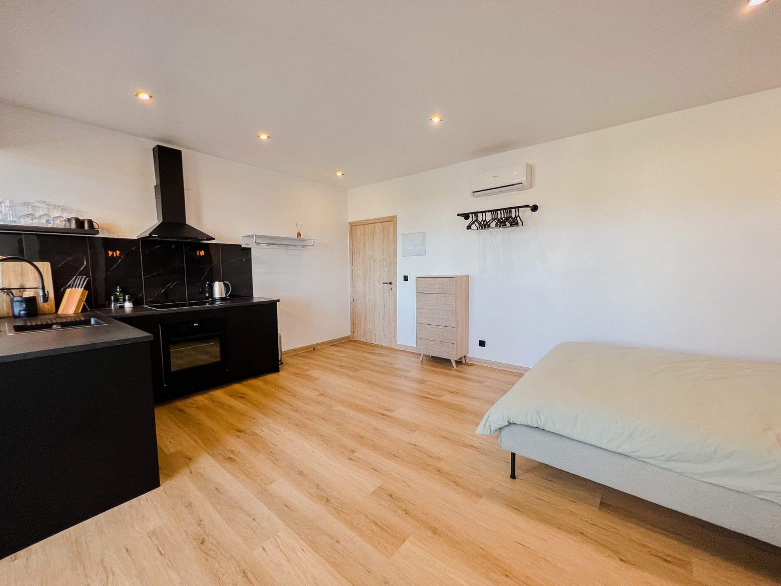 Sea View Studio00015